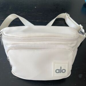 Alo belt bag